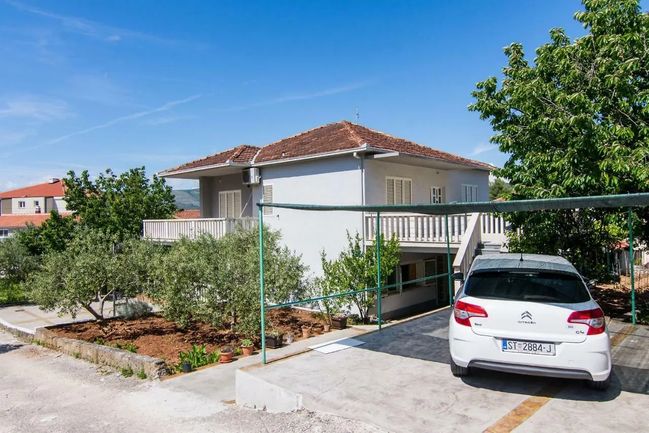 Flora Διαμέρισμα Τρογκίρ Κροατία