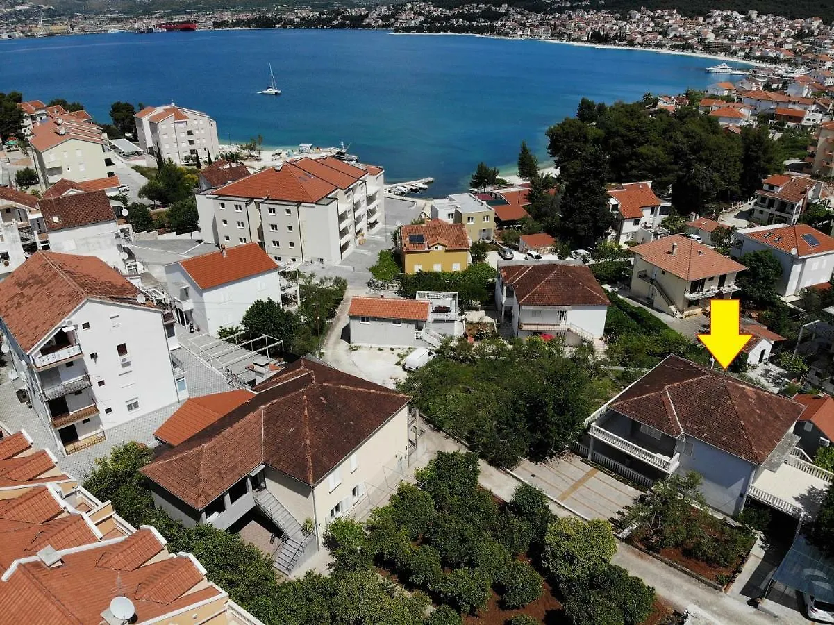 Flora Διαμέρισμα Τρογκίρ